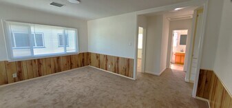 410 E 99th St, Unit 4 in Inglewood, CA - Building Photo