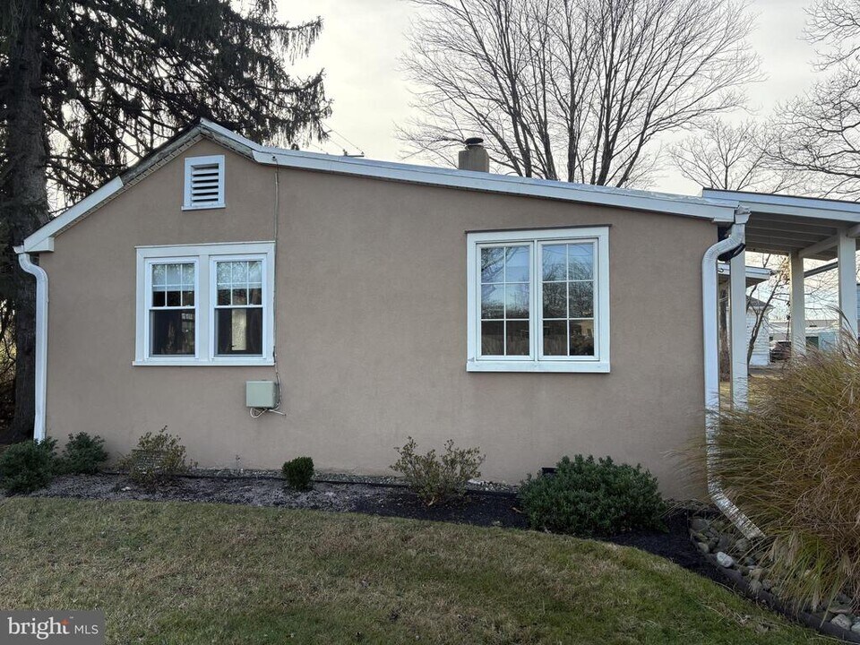 3842 Old Easton Rd in Doylestown, PA - Building Photo