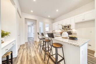 2217 Tapia Wy in Chico, CA - Building Photo - Building Photo