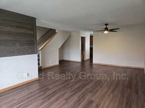 552 Richard Brown Blvd in Volo, IL - Building Photo - Building Photo
