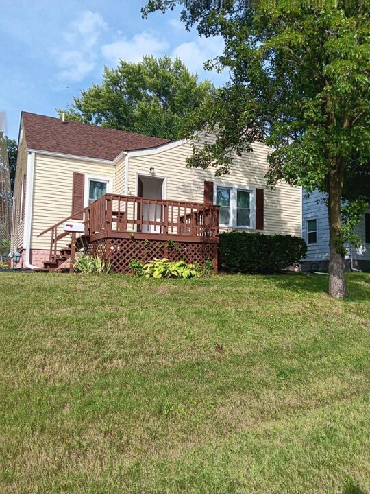 1333 Milton Rd in Alton, IL - Building Photo