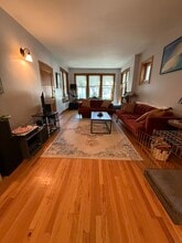 3357 N Harding Ave, Unit 1F in Chicago, IL - Building Photo - Building Photo