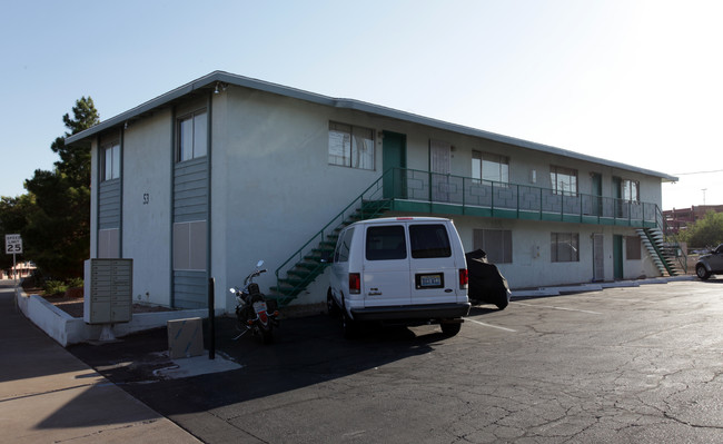 55 W Pacific Avenue in Henderson, NV - Foto de edificio - Building Photo