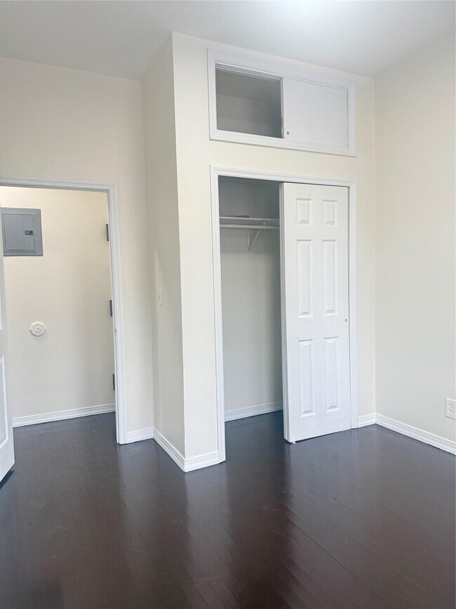 108 Graham Ave in Brooklyn, NY - Building Photo - Building Photo
