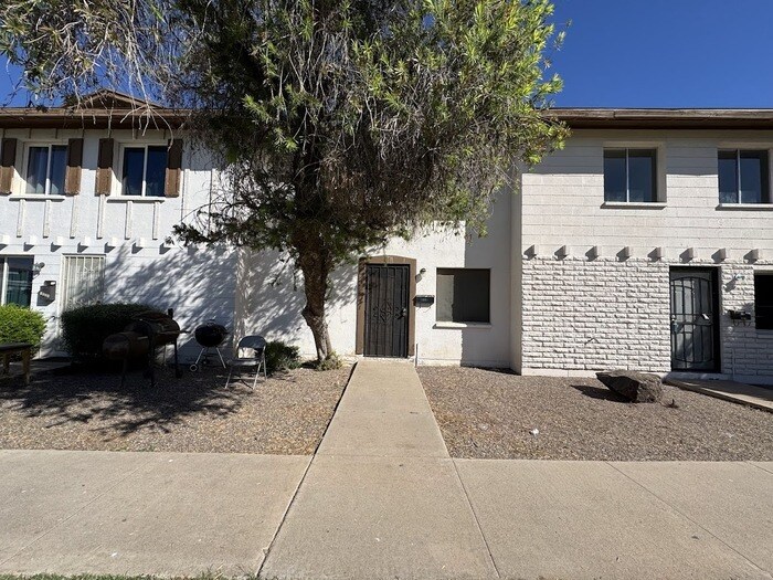 4624 N 71st Ln in Phoenix, AZ - Building Photo