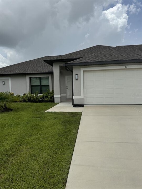 23 NW 8th Pl in Cape Coral, FL - Foto de edificio