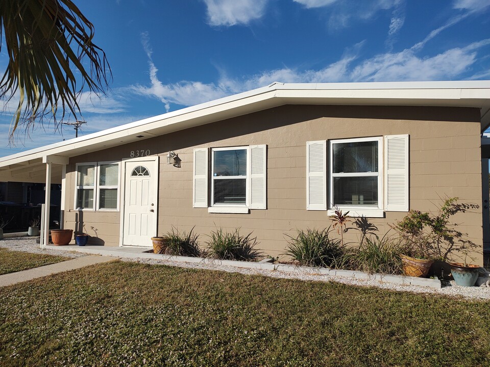 8370 Bumford Ave in North Port, FL - Building Photo