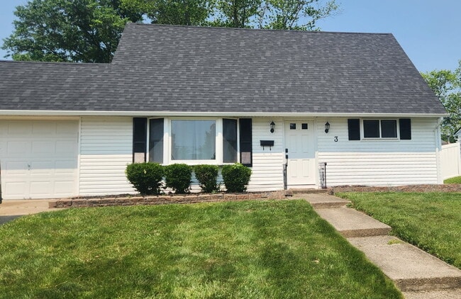 property at 3 Vicar Ln