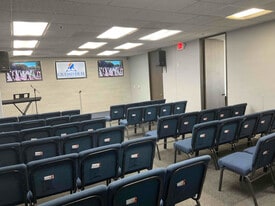 6220 S Orange Blossom Trl in Orlando, FL - Building Photo