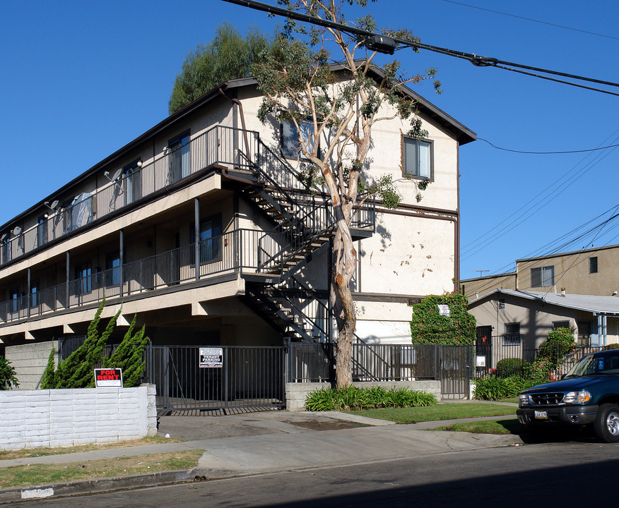 907 N Inglewood Ave in Inglewood, CA - Building Photo