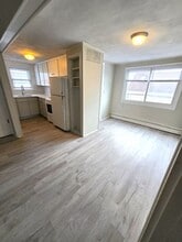 150 Sisson St, Unit Unit 3 in Pawtucket, RI - Foto de edificio - Building Photo