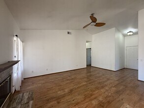 42472 Plains Dr in Lancaster, CA - Building Photo - Building Photo