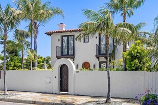 227 Neptune Ave in Encinitas, CA - Building Photo