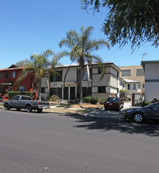 214 S Serrano Ave in Los Angeles, CA - Building Photo