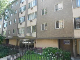 539 W Stratford Pl in Chicago, IL - Building Photo