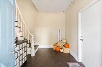 1165 Chalkstone Ave in Providence, RI - Foto de edificio - Building Photo