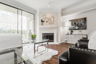 Prestonwood Hills in Plano, TX - Building Photo