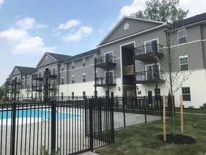 858 Taylor Station Rd-Unit -858 Unit 104 in Columbus, OH - Foto de edificio - Building Photo