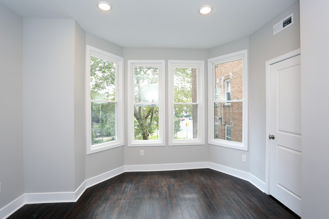 4433 Baltimore Ave in Philadelphia, PA - Building Photo - Interior Photo