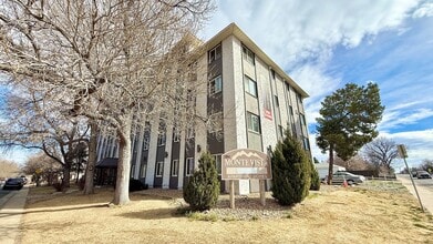 Monte Vista in Aurora, CO - Foto de edificio - Building Photo