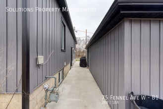75 Fennell Ave W in Hamilton, ON - Building Photo - Building Photo