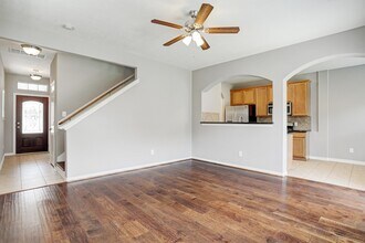 8908 Minola Oaks Dr in Houston, TX - Building Photo - Building Photo