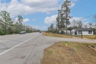 851 Beach Airport Rd in Conroe, TX - Building Photo - Building Photo