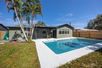 8385 81st St in Seminole, FL - Building Photo - Building Photo