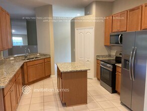 17127 Falconridge Rd in Lithia, FL - Foto de edificio - Building Photo