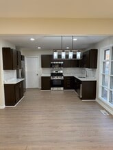 10001 Paxton Rd in Randallstown, MD - Foto de edificio - Building Photo