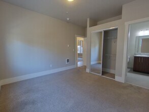 335 NW 25th St in Corvallis, OR - Foto de edificio - Building Photo