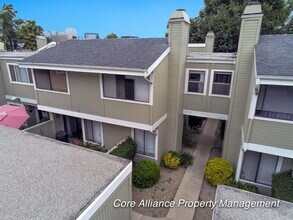 22109 Burbank Blvd in Los Angeles, CA - Building Photo - Building Photo