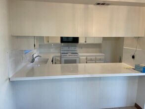 7537 Jerez Ct, Unit Jerez in Carlsbad, CA - Building Photo - Building Photo