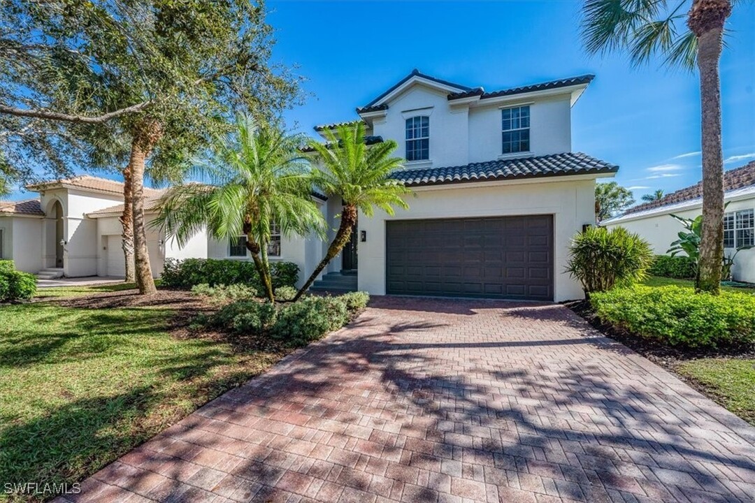 19017 Ridgepoint Dr in Estero, FL - Building Photo