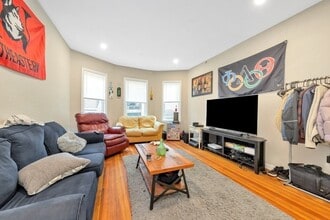 228 Calumet St, Unit 3 in Boston, MA - Building Photo - Building Photo