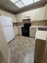 47 Emerald Bay Dr in Oldsmar, FL - Building Photo - Building Photo