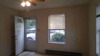 1341 Hullview Ave in Norfolk, VA - Building Photo