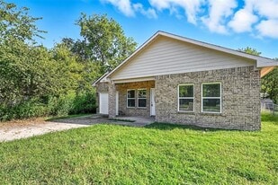 4517 Henry St in Greenville, TX - Building Photo