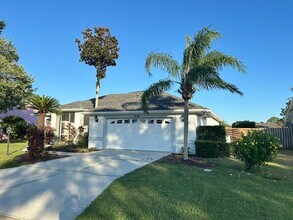 5738 39th Street Cir E in Bradenton, FL - Building Photo - Building Photo