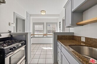 153 Hollister Ave in Santa Monica, CA - Building Photo - Building Photo