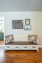 236 Pioneer Trail in Cartersville, GA - Foto de edificio - Building Photo