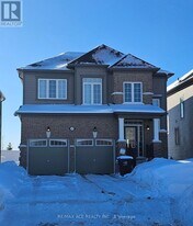 37 Union Blvd in Wasaga Beach, ON - Building Photo
