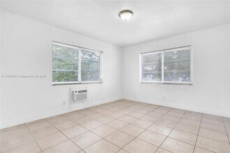 6921 Rue Vendome in Miami Beach, FL - Building Photo - Building Photo