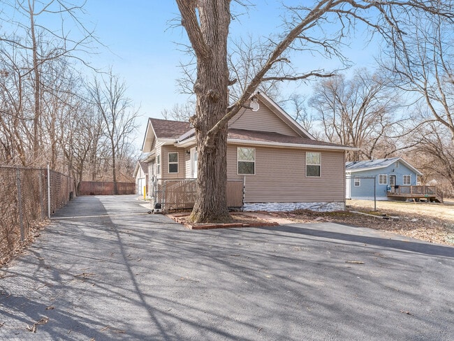 property at 608 Woodruff Ave