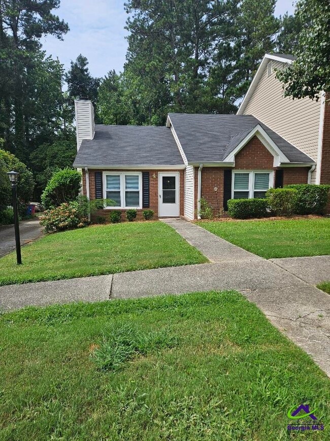 131 Manor Row