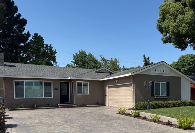 property at 892 Kingfisher Dr