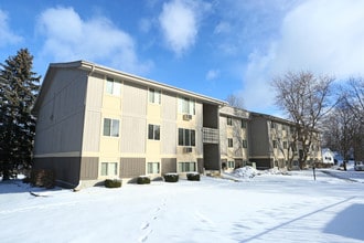 Sycamore Apartments in Holt, MI - Building Photo - Building Photo