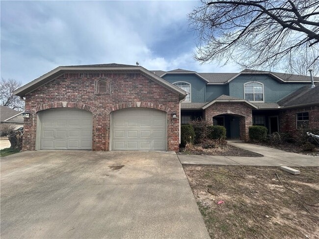 property at 2670 N Valencia Ave