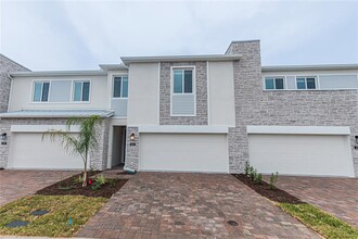 462 Bogey Dr in Davenport, FL - Foto de edificio - Building Photo