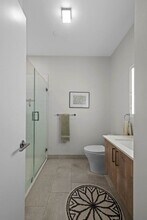 420 W Broadway, Unit 202 in Boston, MA - Building Photo - Building Photo